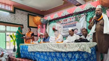 बेतिया: हरिवाटिका चौक स्थित निजी भवन में सुशील कुमार पाशी ने कहा- कार्यकर्ता जिले की सभी सीटों पर जीत के लिए पूरी ताकत झोंकें