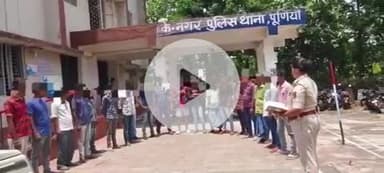 पूर्णिया पूर्व: पूर्णिया SP के आदेशानुसार जिले के सभी थानों पर थानाध्यक्ष द्वारा गुंडा परेड का आयोजन किया गया