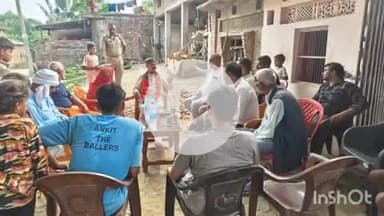 तुलसीपुर: क्षेत्र भ्रमण के दौरान बजर डीह में घायल युवक के घर पहुंचे विधायक कैलाश नाथ शुक्ला, परिजनों को दी सांत्वना