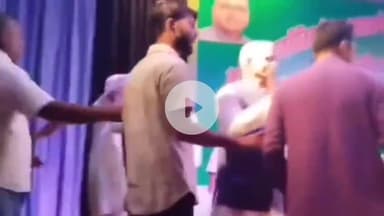 पटना ग्रामीण: चौरसिया राजनीतिक चेतना सम्मेलन में तेजस्वी यादव के पहुंचने से पहले मंच पर झड़प, मचा हड़कंप