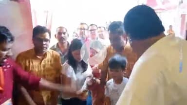 खूंटी: अंगराबाडी के बाबा आम्रेश्वर धाम में रविवार को उमड़ी श्रद्धालुओं की भीड़