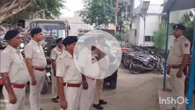 गोपालगंज: जादोपुर थाना प्रभारी ने चौकीदारों के साथ बैठक कर अपराध नियंत्रण व शराब तस्करी पर रोक लगाने का दिया आदेश