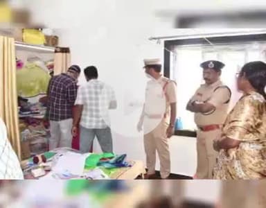 జడ్చర్ల: జడ్చర్ల పట్టణంలో  బోనాల పండుగకు పట్నం వెళితే ఇల్లు  20 తులాల బంగారు ఆభరణాలు గుల్ల