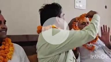 पलवल: कांग्रेस नेता प्रहलाद पांचाल ने भाजपा जिला महामंत्री जयराम प्रजापति का स्वागत किया