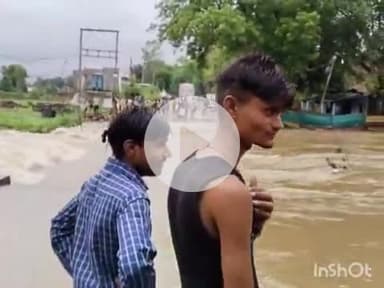 बल्देवगढ़: टीकमगढ़-छतरपुर मार्ग पर विंध्यवासिनी मंदिर के पास पुल पर चढ़ा पानी, दोनों ओर से आवागमन बंद, पुलिस बल तैनात