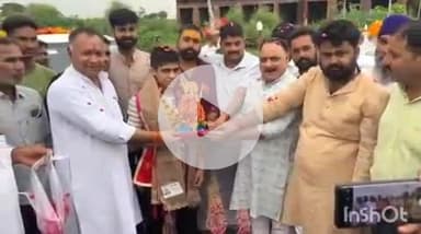 श्योपुर: एशियन कुश्ती चैंपियनशिप में कांस्य पदक जीतनेवाली ज़िले की बेटी सुखमन कौर के नगर आगमन पर हुआ ज़ोरदार स्वागत