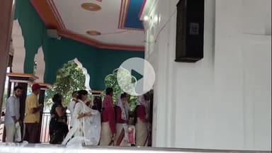 अमरोहा: समान माह के पहले सोमवार को अमरोहा जिलेभर के मंदिरों पर शिव भक्तों की उमड़ी भीड़, हर हर महादेव के जयकारों की गूंज