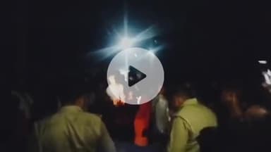 सीतापुर: सलेमपुर अली राजा ग्राम पंचायत में रविवार और सोमवार की रात एक चोर को गांव वालों ने पकड़ा, जमकर की पिटाई