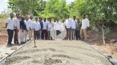 వెల్గటూరు: వెల్గటూర్ మండలం పాశిగామ గ్రామంలో నూతన సీసీ రోడ్డు నిర్మాణ పనులు ప్రారంభం