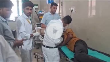 बांसवाड़ा: भापोर वडलीपाड़ा गांव में समूह लोन की किश्त लेने आए व्यक्ति ने युवक को चाकू मारकर किया घायल, एमजी अस्पताल में उपचार जारी