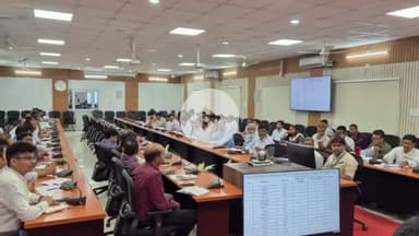 बेतिया: जिला पदाधिकारी ने सोमवारीय बैठक में दिए कड़े निर्देश, मरीजों को एंबुलेंस सुविधा सुनिश्चित करने पर ज़ोर, बेतिया से खबर