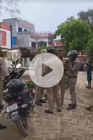 नवाबगंज: कजियापुर गांव में युवक की संदिग्ध मौत पर बवाल, परिजनों ने अंतिम संस्कार करने से किया इंकार