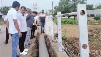 दुर्ग: जिले में आयुक्त ने पाइपलाइन शिफ्टिंग और पार्किंग के कार्यों का किया अवलोकन