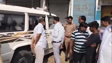 हसनपुर: नगर की एक दुकान पर पहुंचे जीएसटी अधिकारियों और व्यापारियों के बीच झड़प का वीडियो हुआ वायरल