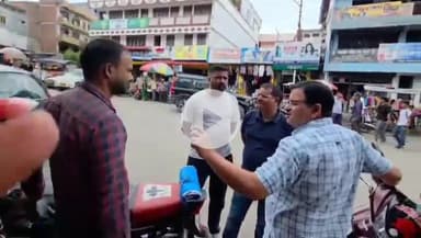 लोहाघाट: नगर व्यापार मंडल ने लोहाघाट नगर क्षेत्र में बिना GST और FSSAI प्रमाण पत्र के व्यापार करने वालों के खिलाफ खोला मोर्चा