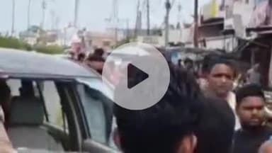 करनैलगंज: करनैलगंज में इनोवा से टकराई बाइक, बाइक सवार हवा में कई फुट ऊपर उछला, हालत नाजुक