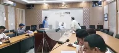 पूर्णिया पूर्व: धान अधिप्राप्ति को लेकर जिलाधिकारी ने महानंदा सभागार में समीक्षा बैठक की, दिए कई दिशा-निर्देश