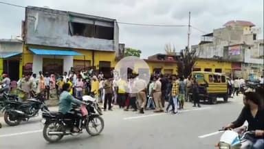 अमरोहा: डिडौली में हाईवे किनारे सवारी के इंतजार में खड़े युवक को मारी टक्कर, युवक की हुई मौत