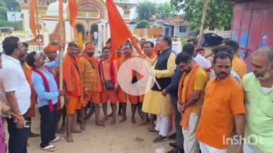 बिश्रामपुर: विश्रामपुर से कांवरियों का पहला जत्था मोटरसाइकिल से बाबा धाम के लिए रवाना हुआ