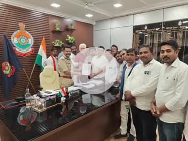 आरंग: आरंग विधायक पर हुए हमले की जांच व सुरक्षा की मांग को लेकर सतनामी समाज व BJP कार्यकर्ताओं ने पुलिस अधिकारी को दिया ज्ञापन