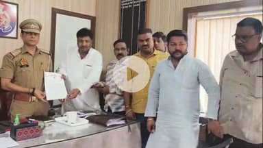 अमरोहा: रामडोल शोभायात्रा के दौरान सुरक्षा व्यवस्था को लेकर नगर कोतवाल से मिले कमेटी के लोग