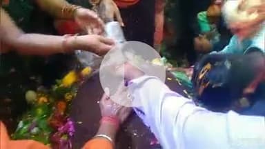 खबर औरैया से बम बम भोले के जयकारों से गूंज उठे शिवालय श्रद्धा का उमड़ा सैलाब