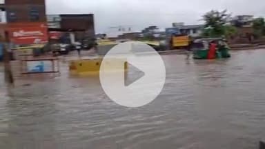 निवाई: लगातार हो रही बारिश से जनजीवन अस्त-व्यस्त, झिलाय रोड़ स्थित सरकारी कार्यालयों व कॉलोनियों में भरा बारिश का पानी