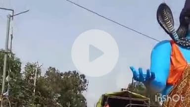 जगदलपुर: ग्राम मारकेल में कावड़ियों की सेवा में जुटे शिव भक्त, पैदल कांवड़ियों के लिए चाय, शर्बत व जलपान की व्यवस्था की गई