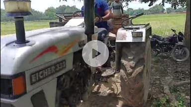 प्रतापगढ़: ग्राम पंचायत ढिंढुई भांट पट्टी गांव में खराब पड़े रास्ते को ग्रामीण चंदा लगाकर बनवाने को है मजबूर #jansamasya