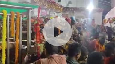 देवघर: 2 लाख कांवड़ियों ने देवघर के बैजनाथ बाबा का जलाभिषेक किया