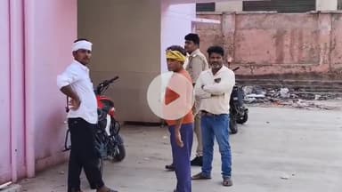 कप्तानगंज: जंगल शाहपुर में संदिग्ध हालात में महिला ने फांसी लगाकर दी जान, पुलिस शव का पोस्टमार्टम करवाकर जांच में जुटी