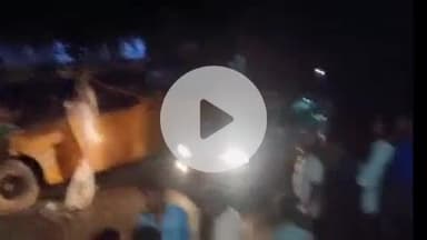 बहेड़ी: शेरगढ़ रोड पर डेलपुर के पास दिल्ली जा रही डग्गामार बस और अज्ञात ट्रैक्टर ट्रॉली में टक्कर, हादसे में एक की मौत, दो घायल