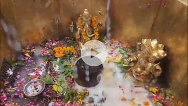 कोल: सावन के पहले सोमवार को सिद्धपीठ खेरेश्वर महादेव पर श्रद्धालुओं की उमड़ी भीड़