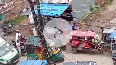 देवघर: सावन की पहली सोमवारी पर बायपास रोड जाम, एंबुलेंस सहित कई गाड़ियां फंसी, यातायात व्यवस्था फेल