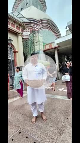 सावन मास में कोलकाता में कालीघाट स्थित माँ काली मंदिर में दर्शन पूजन एक अद्भुत आध्यात्मिक अनुभव हो सकता है जो आपको शक्ति और संरक्षण की भावना से भर देता है 🙏🙏💐💐