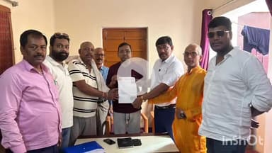 मुंगेर: सदर भाजपा विधायक प्रणव कुमार को सहकारिता आयोग के गठन से संबंधित ज्ञापन सौंपा गया