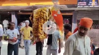 बरेली: नाथनगर के सभी नाथ मंदिरों में भक्तों ने किया जलाभिषेक, सावन के पहले सोमवार को भोलेनाथ के दर्शन के लिए उमड़े श्रद्धालु