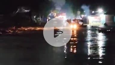 लाडपुरा: कैथून कस्बे में देर रात चन्द्रलोई नदी की पुलिया से ट्रैक्टर व चालक पानी में बहा, वीडियो आया सामने, पुलिस मौके पर पहुँची