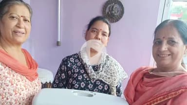 सुंदर नगर: इन्नर व्हील क्लब सुंदरनगर ने जरूरतमंद महिला को भेंट की सिलाई मशीन, महिला ने क्लब का किया धन्यवाद