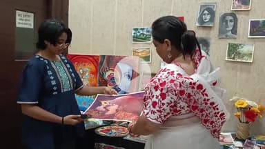 कोल: कूड़ा-करकट से छात्राओं ने बनाए हैंडमेड सजावट और पहनने के उपकरण, कंपनी बाग पर लगी प्रदर्शनी