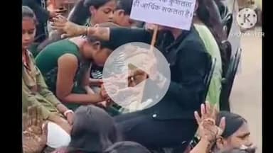 बक्सर: विश्व युवा कौशल दिवस पर रामरेखा घाट पर मुफ्त मेहंदी कार्यक्रम, 52 महिलाओं को मेहंदी लगाई गई