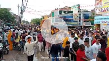 इंदरगढ़: नगर में शीतला माता प्राकट्य उत्सव पर निकली दिव्य रथ यात्रा, लोगों ने पुष्प वर्षा कर किया स्वागत