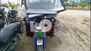 अमरोहा: डिडौली पुल पर ई-रिक्शा को अज्ञात वाहन ने मारी टक्कर, 4 लोग हुए घायल