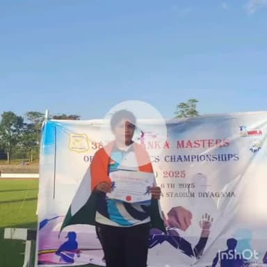 ಶಿರಸಿ: ಶ್ರೀಲಂಕಾದಲ್ಲಿ ನಡೆದ ಅಂತಾರಾಷ್ಟ್ರೀಯ ನಡಿಗೆ ಸ್ಪರ್ಧೆಯಲ್ಲಿ ಕೆಳಗಿನ ಓಣಿಕೇರಿಯ ಪುಷ್ಪವತಿಗೆ ಬಂಗಾರದ ಪದಕ