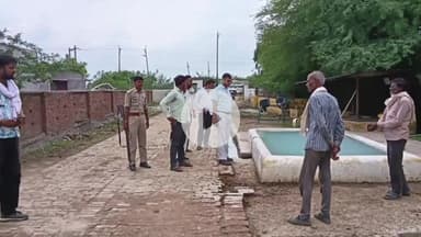 कालपी: ग्राम पंचायत आटा में एसडीएम अतुल कुमार ने गौशाला का किया औचक निरीक्षण, जिम्मेदारों को दिए कड़े निर्देश