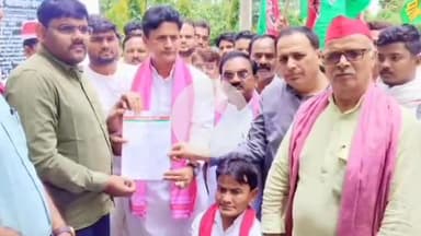 कसिया: सपा नेताओं ने राज्यपाल के नाम संबोधित सात सूत्रीय मांगों का पत्रक एसडीएम कसया को सौंपा