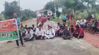 माडा: समाजवादी पार्टी कार्यकर्ताओं ने माडा स्थित पावर ग्रिड कंपनी के खिलाफ एक दिवसीय धरना प्रदर्शन किया