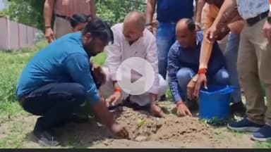 तरबगंज: विधायक प्रेमनारायन पांडेय ने जागरूकता रैली को दिखाई हरी झंडी, किया आरओ प्लांट का उद्घाटन और पौधरोपण