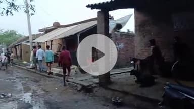 सीतापुर: जिला मऊ गांव में सड़क पर खड़ी की जाती हैं गाड़ियां, इससे गांव वालों को होती है परेशानी, पुलिस से की गई शिकायत