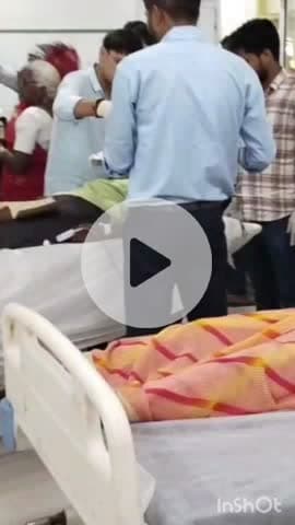 भरतपुर: रॉन्ग साइड आ रही पिकअप गाड़ी ने बाइक में मारी टक्कर, तीन लोग हुए घायल